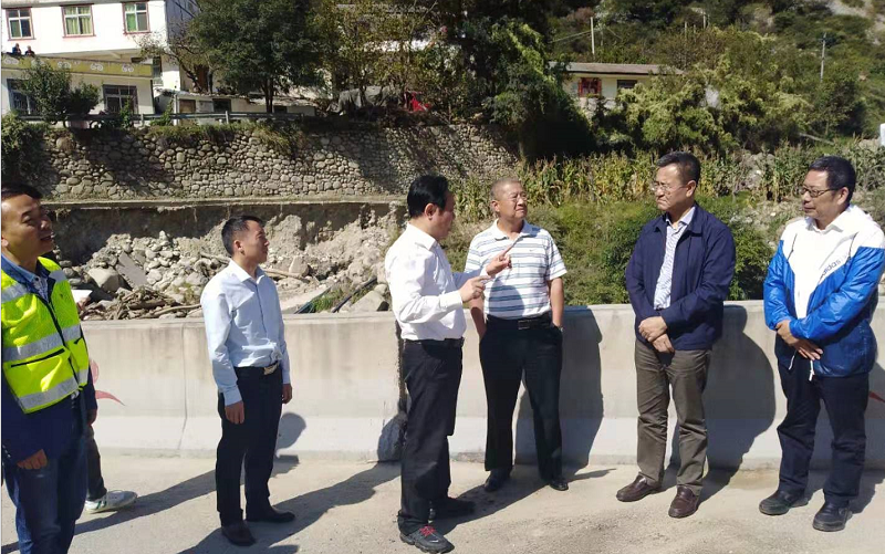 集團(tuán)公司黨委副書記、副董事長、總經(jīng)理馮文生赴都汶高速“8.20”泥石流災(zāi)害應(yīng)急搶險工程調(diào)研指導(dǎo)工作