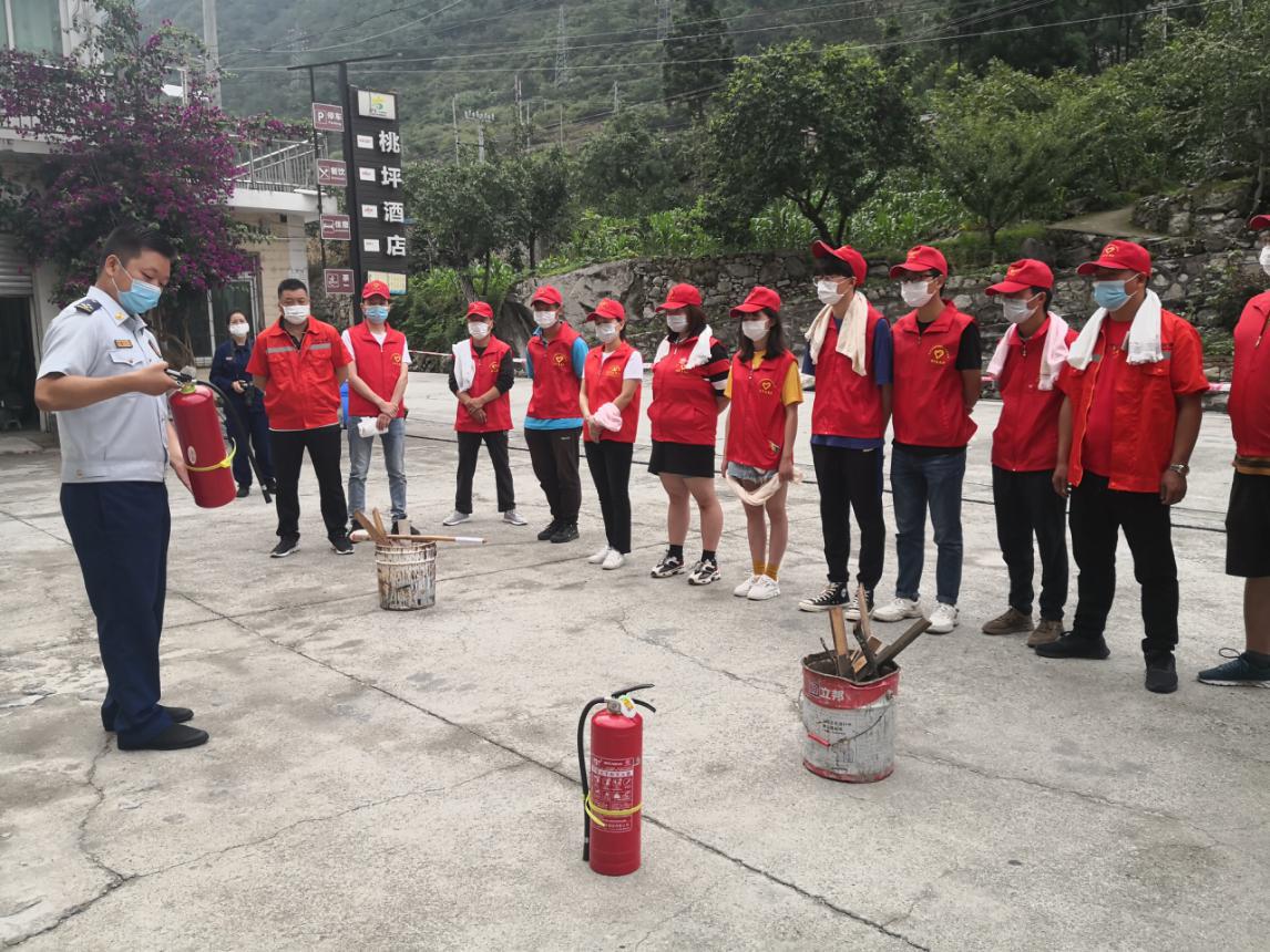 開展消防應(yīng)急演練 筑牢安全生產(chǎn)防線——瀘石高速TJ4分部開展安全生產(chǎn)月主題活動