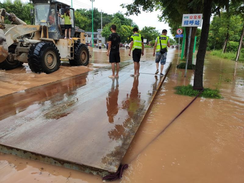 激流勇進疏水系 多措并舉保平安  —四川交投建設(shè)成樂擴容項目積極投身地方搶險救援工作