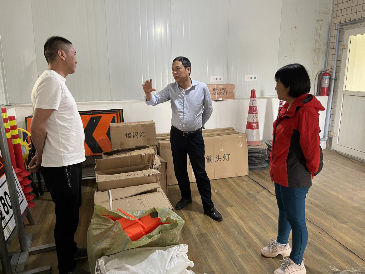 公司黨委委員、紀委書記張忠勇赴成綿擴容項目、養(yǎng)護片區(qū)調(diào)研督導