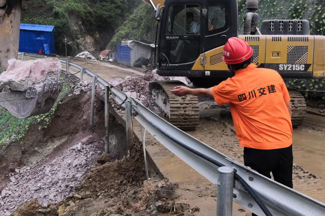 學黨史勇擔當 辦實事防汛情——四川交建公路分公司在防汛減災中落實關鍵節點的“為民辦實事”