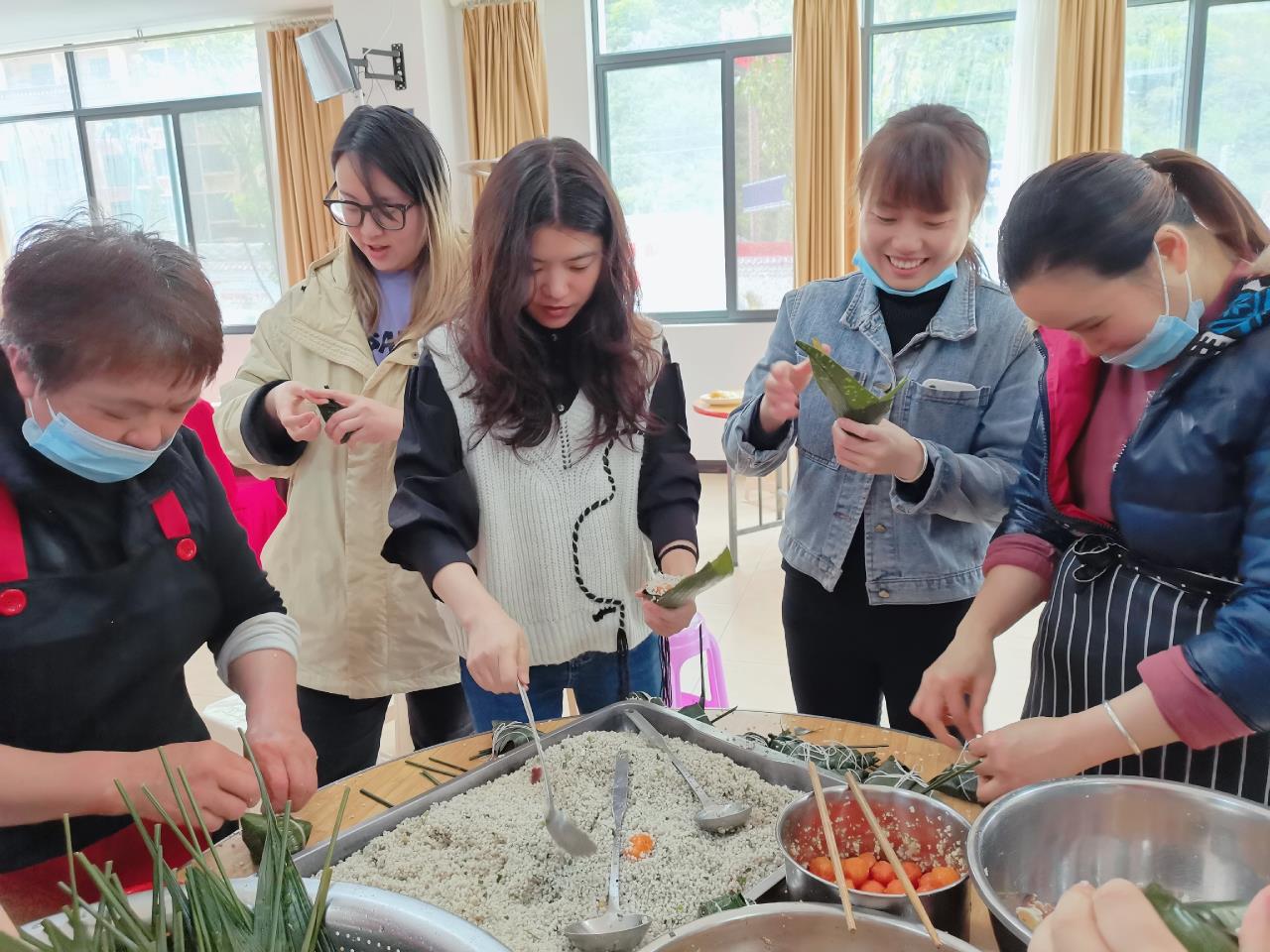 端午送廉禮  清風(fēng)寄廉情 ——交建隧道公司黨總支“眼腦耳心”工作模式，打造廉潔“套餐”