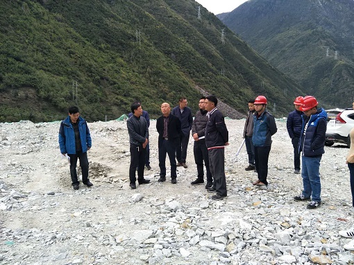集團(tuán)公司董事、藏區(qū)公司董事長李永林赴公司公路分公司承建康新高速公路K1-1項目調(diào)研指導(dǎo)工作