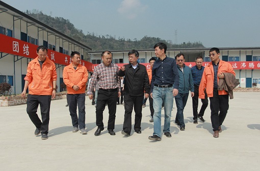 集團公司黨委成員、董事黃斌赴公司路面分公司承建仁沐高速LJ22標段調研指導工作